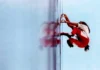 Alain Robert – Der French Spiderman und Free-Solo-Pionier Alain Robert beim Free-Solo Gebäudeklettern